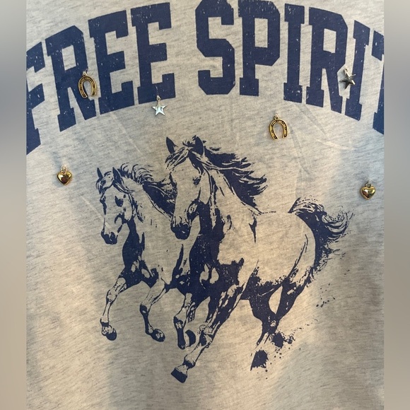 House of Cotton size medium cowgirl Western cotton t shirt with charms - Picture 4 of 5